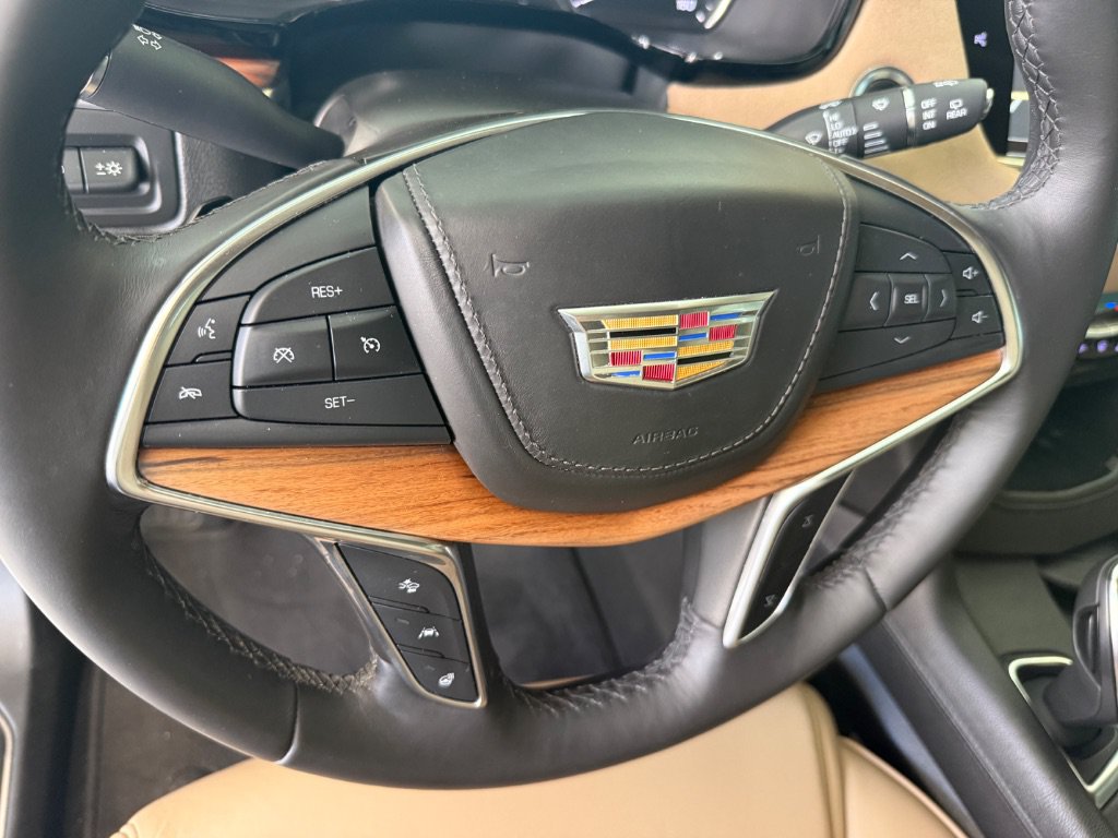 Used 2018 Cadillac XT5 Platinum w/ Driver Assist Package AWD/4WD image 14