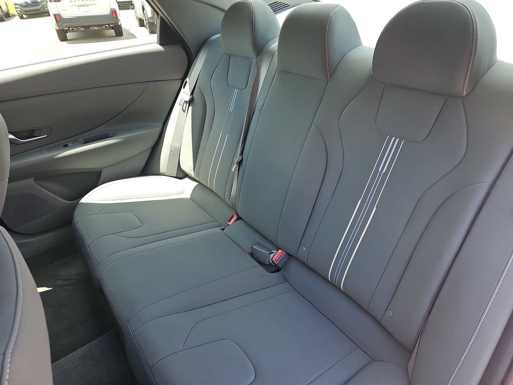 Certified 2024 Hyundai Elantra Blue FWD image 13