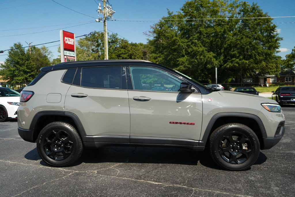 Used 2023 Jeep Compass Trailhawk w/ Trailhawk Elite Group AWD/4WD image 2