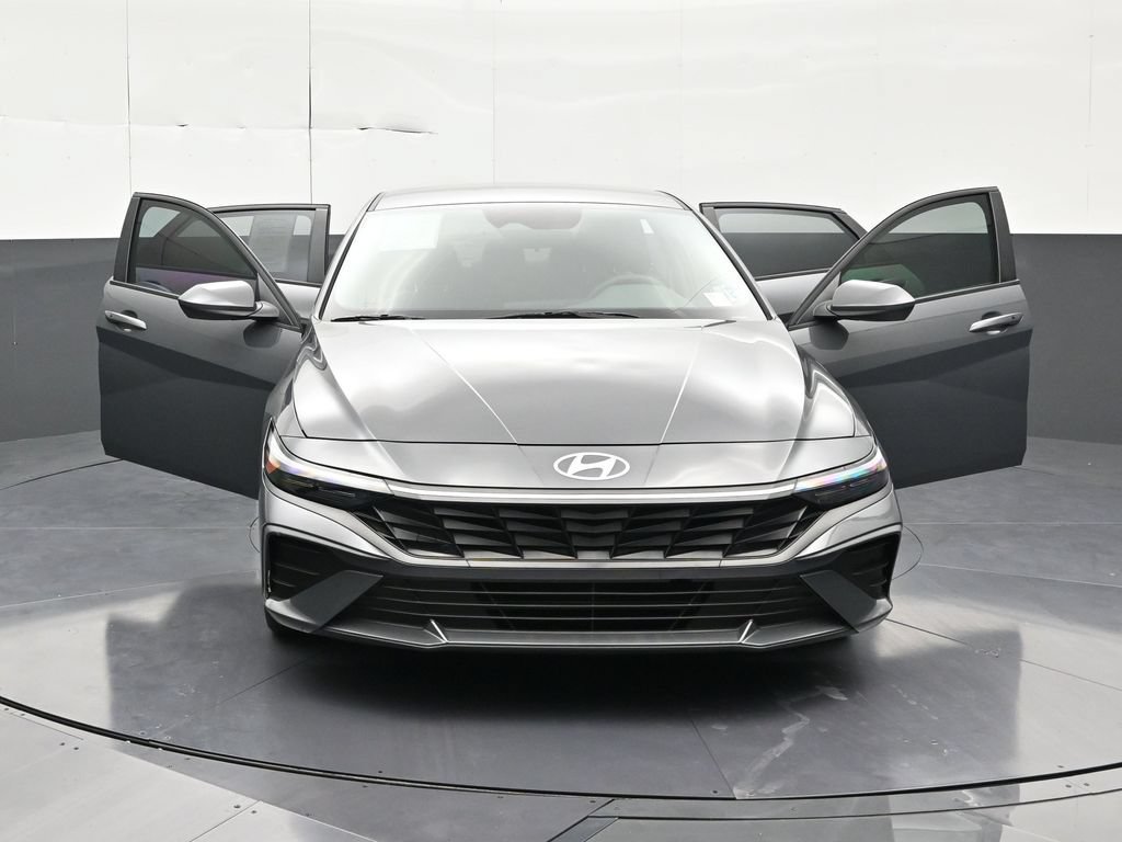 Used 2024 Hyundai Elantra SEL FWD image 32