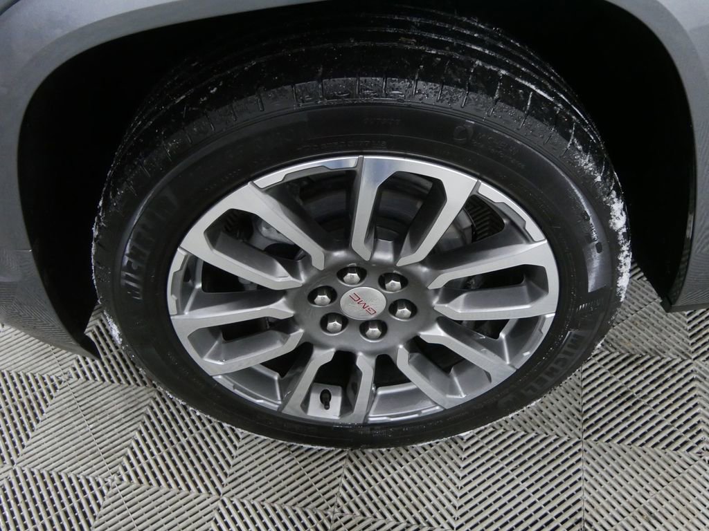 Used 2022 GMC Acadia Denali w/ Denali Ultimate Package image 9