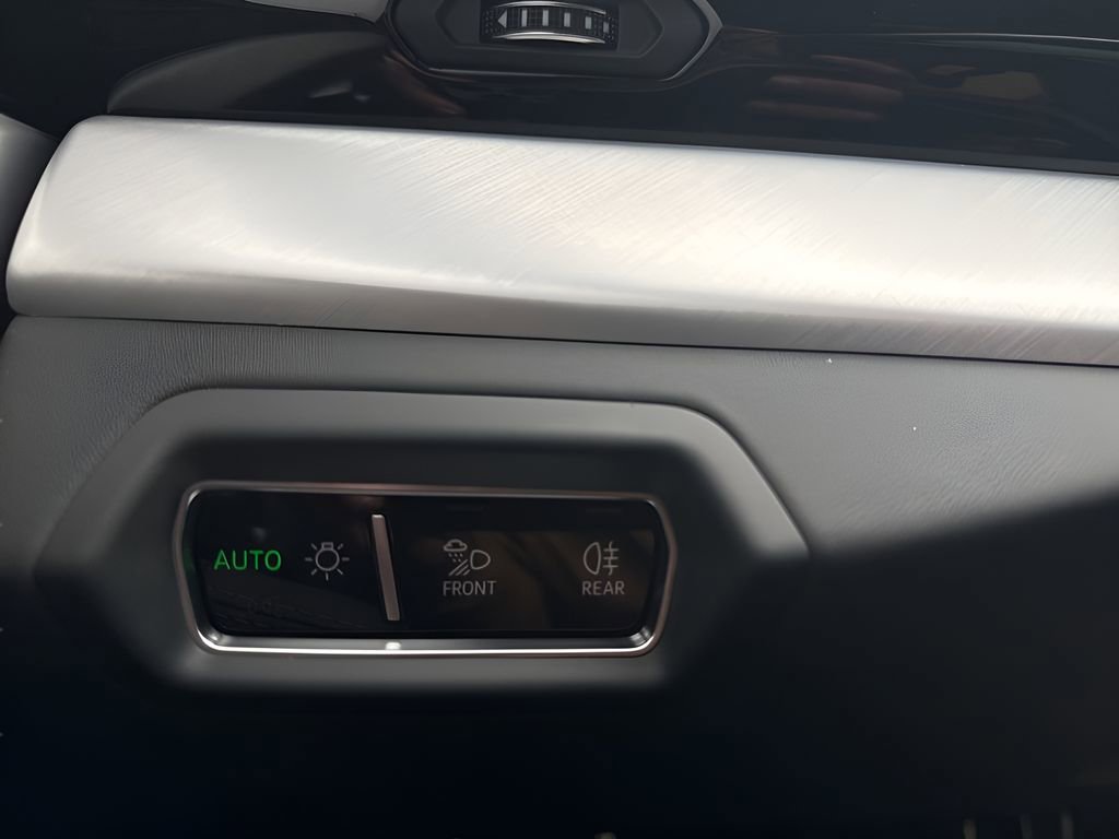 Used 2022 Lamborghini Urus AWD/4WD image 27