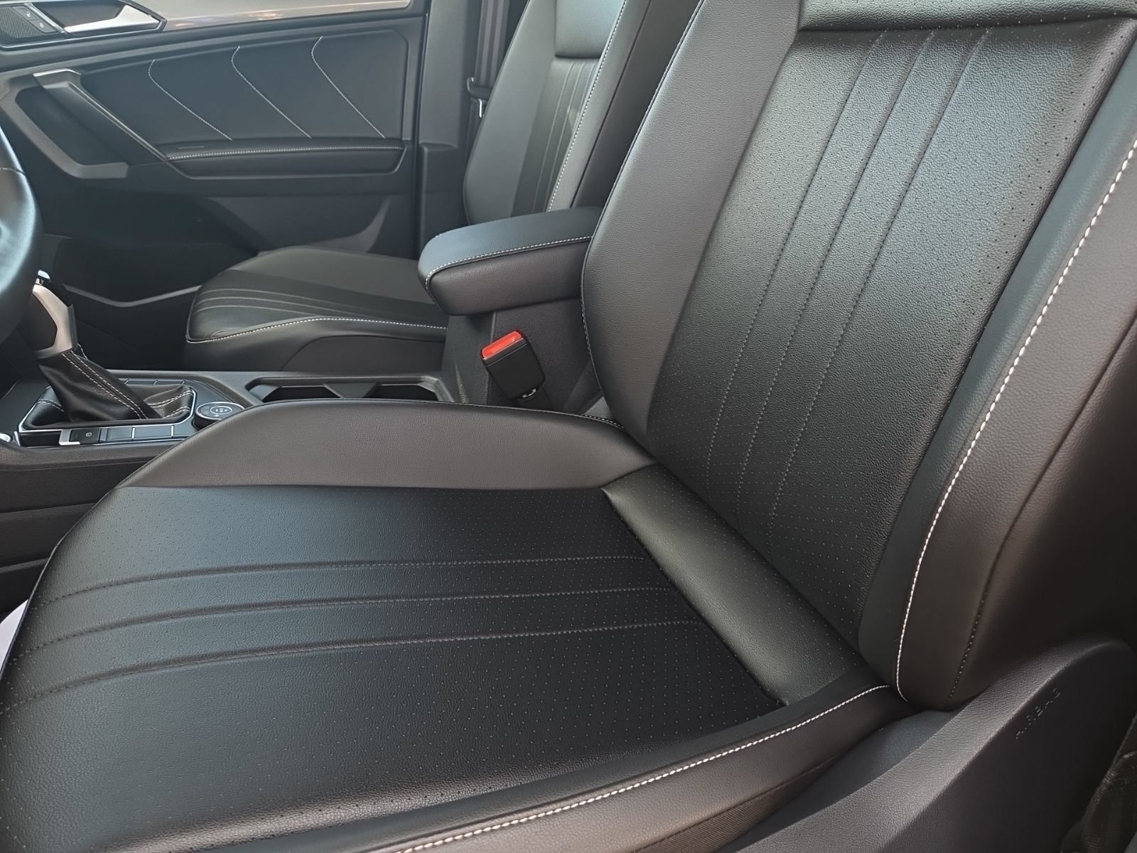 Certified 2024 Volkswagen Tiguan SE AWD/4WD image 19