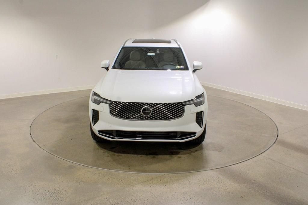Used 2026 Volvo XC90 B6 Core w/ Protection Package AWD/4WD image 8