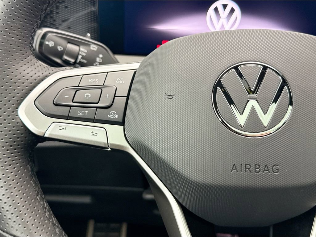 New 2026 Volkswagen Tiguan SE R-Line image 11