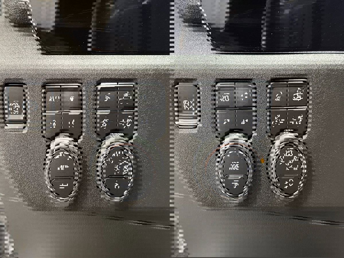 Used 2023 Chevrolet Silverado 1500 High Country image 25