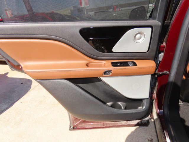 Used 2022 Lincoln Aviator Reserve w/ Equipment Group 201A image 17