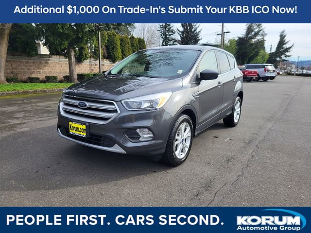 Used 2019 Ford Escape SE image 1