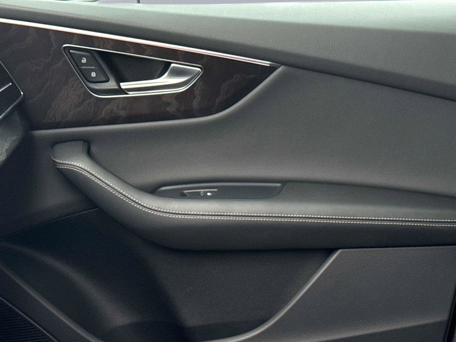 Used 2023 Audi Q8 Prestige image 22