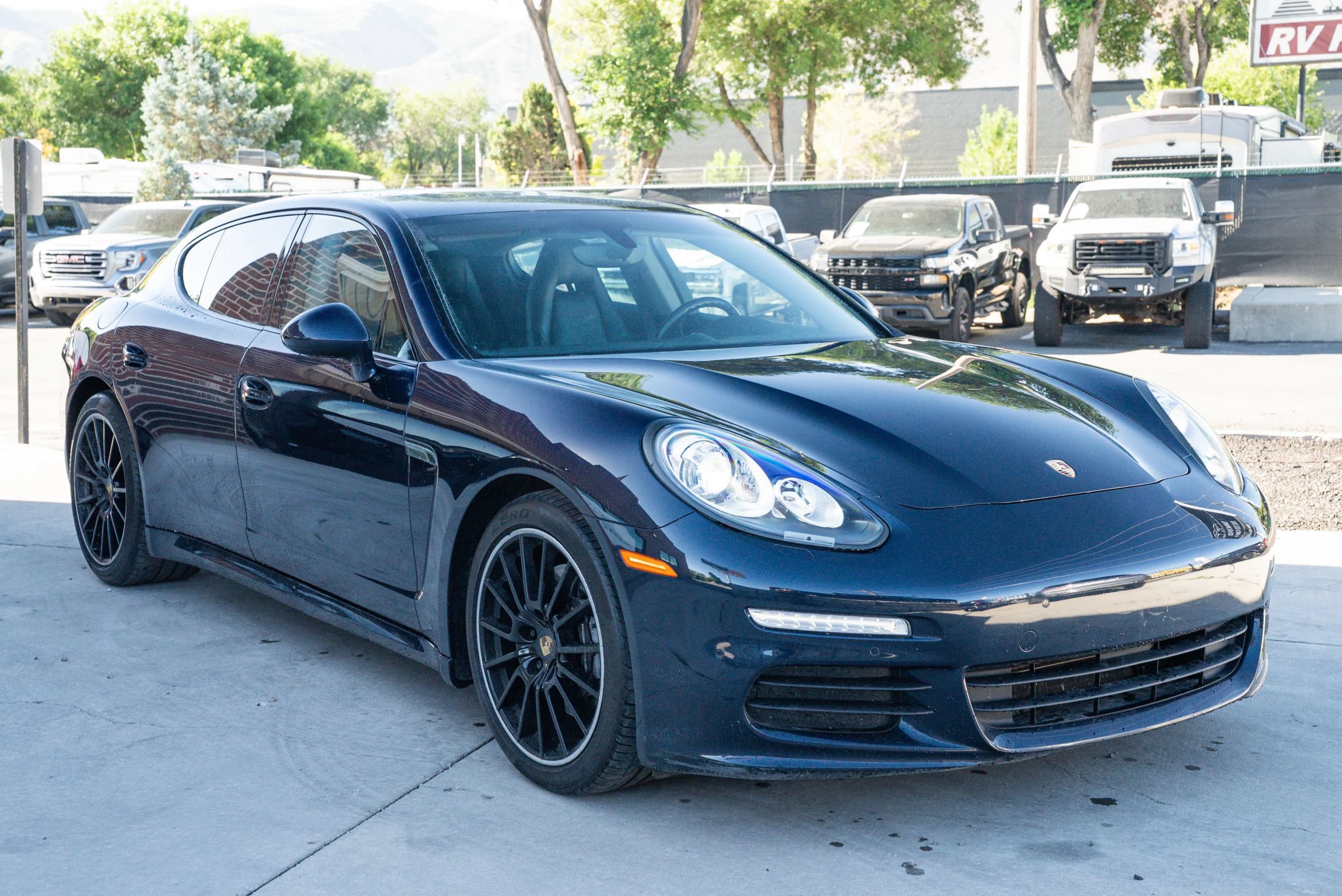 Used 2016 Porsche Panamera RWD image 12