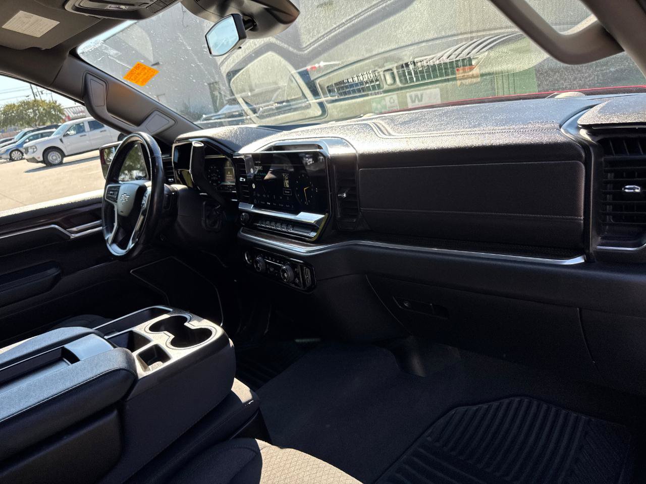 Used 2022 Chevrolet Silverado 1500 LT AWD/4WD image 25