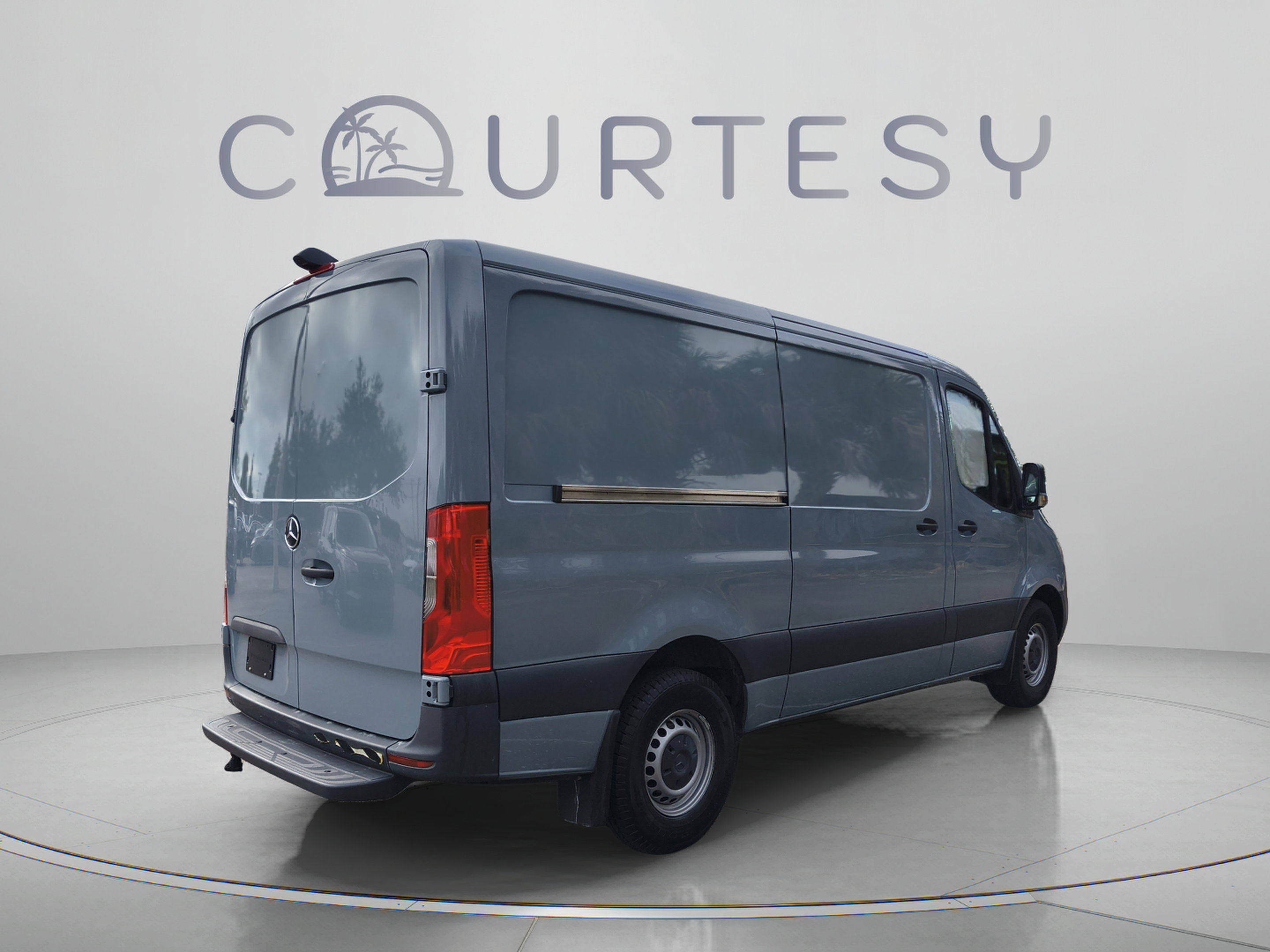 Used 2024 Mercedes-Benz Sprinter 2500 w/ Acoustic Package image 5