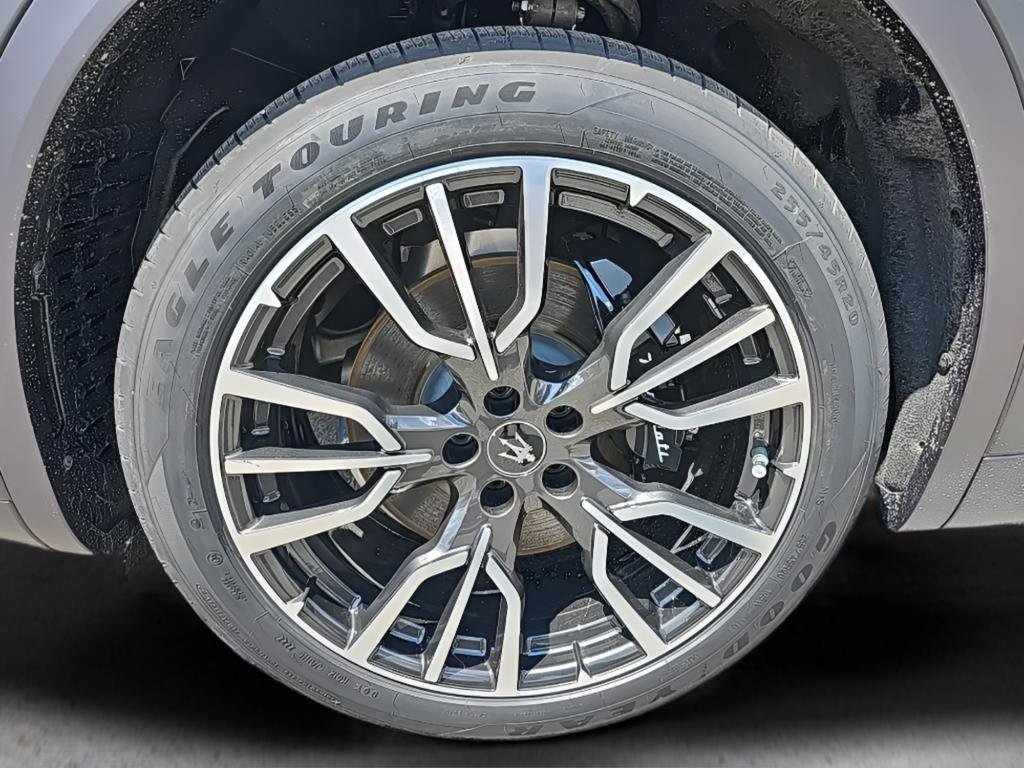 New 2023 Maserati Grecale GT image 14