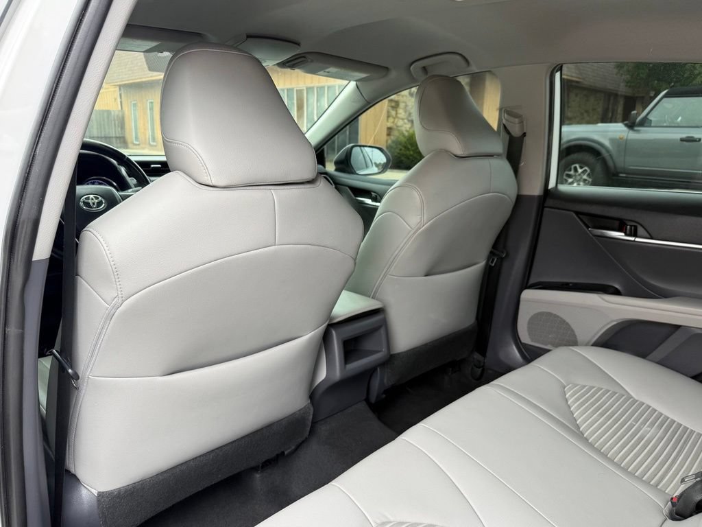 Used 2019 Toyota Camry SE w/ Convenience Package FWD image 17