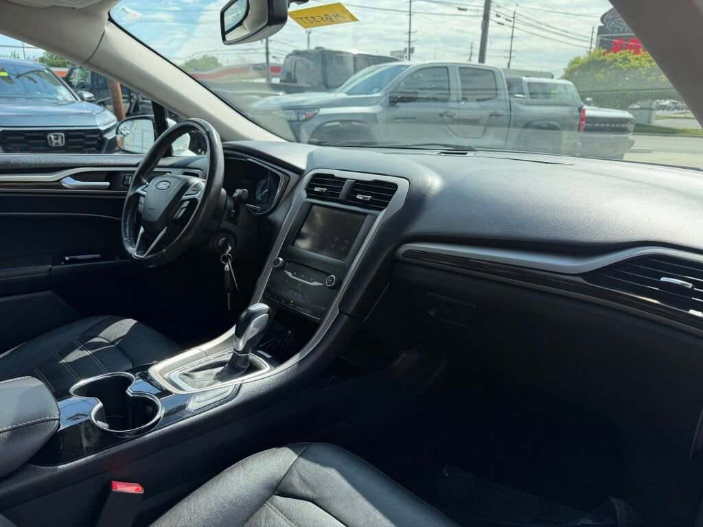Used 2014 Ford Fusion SE w/ Equipment Group 202A FWD image 26