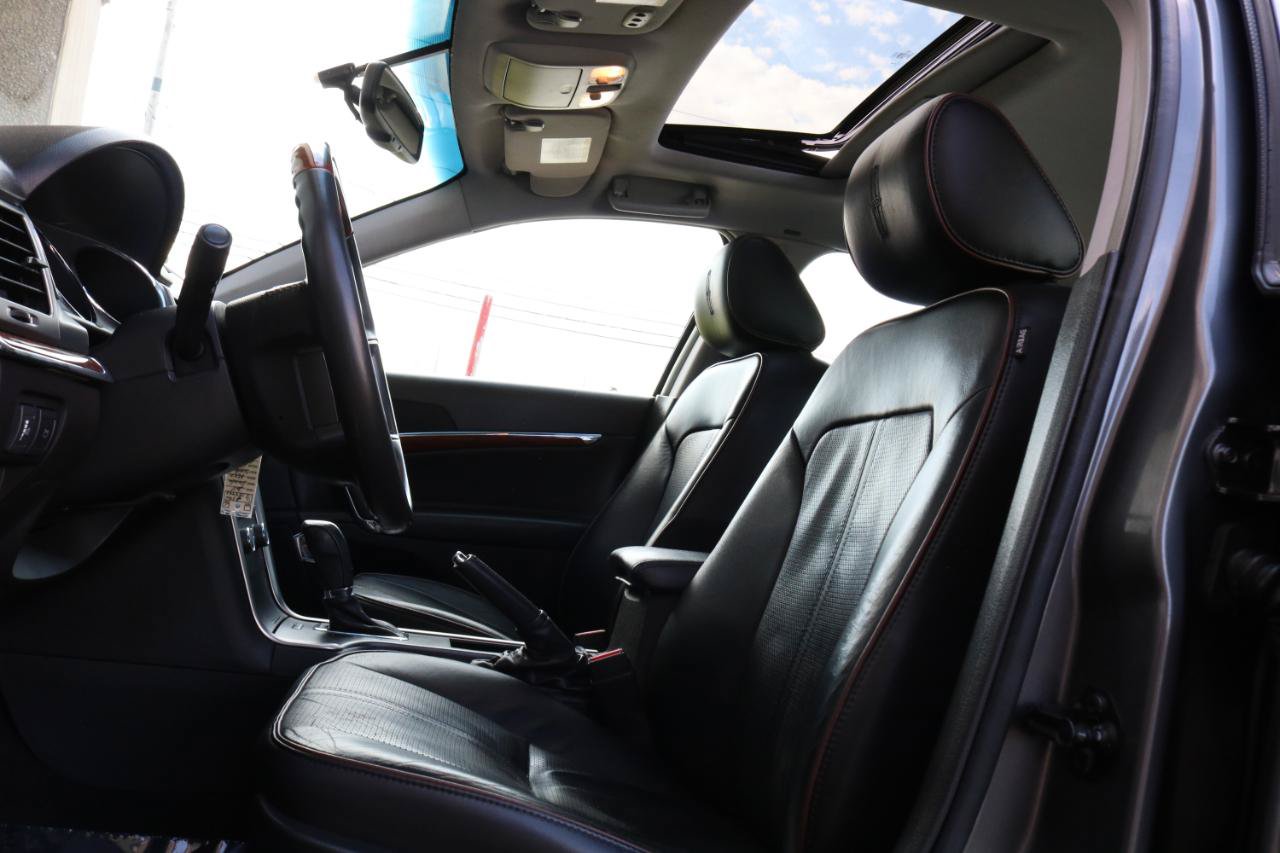 Used 2011 Lincoln MKZ FWD image 23