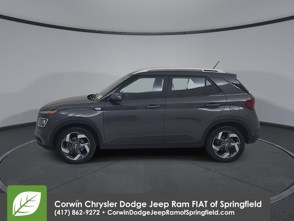 Used 2025 Hyundai Venue SEL FWD image 8