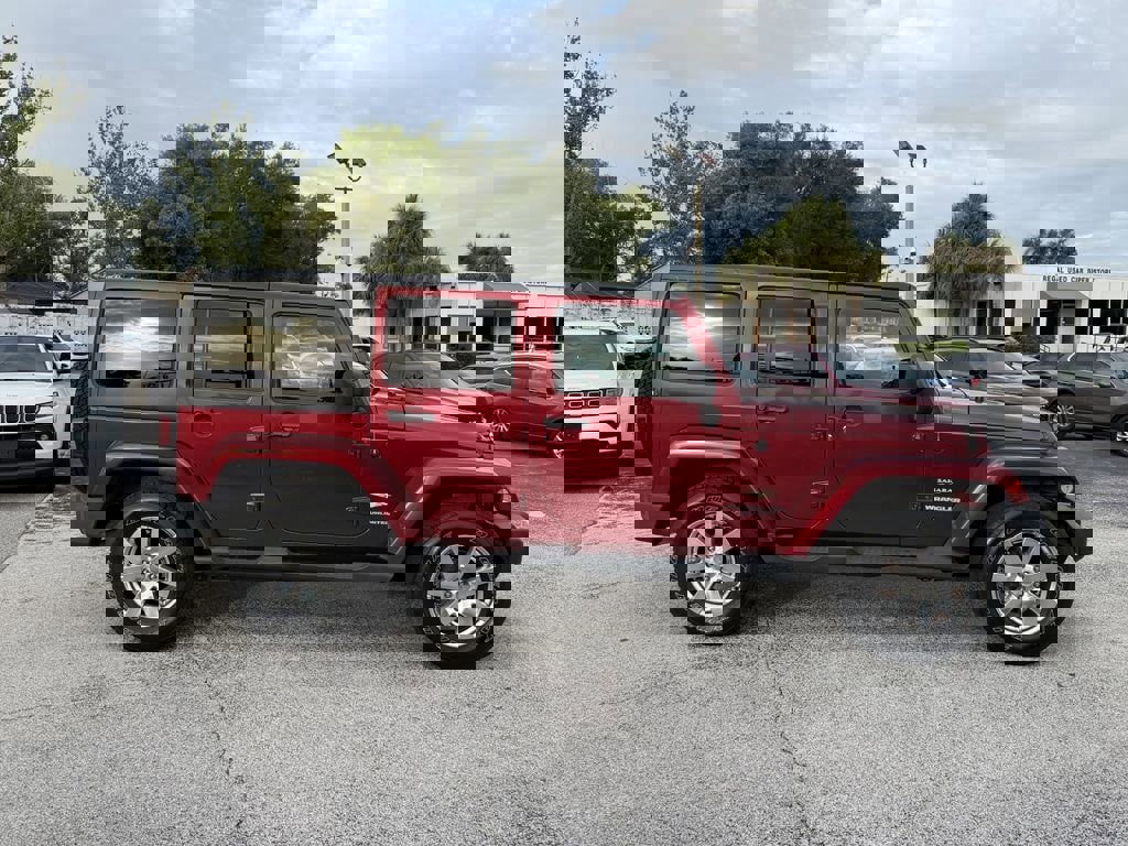 Used 2012 Jeep Wrangler Unlimited Sahara w/ Dual Top Group image 4