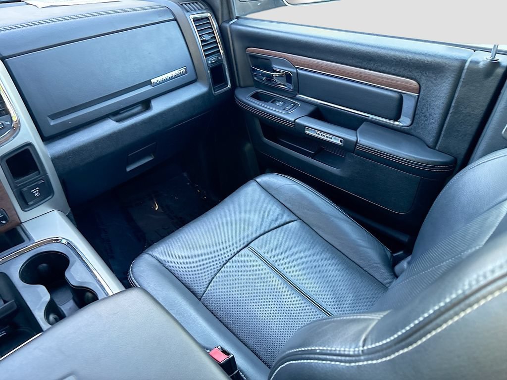 Used 2018 RAM 1500 Laramie w/ Convenience Group AWD/4WD image 24