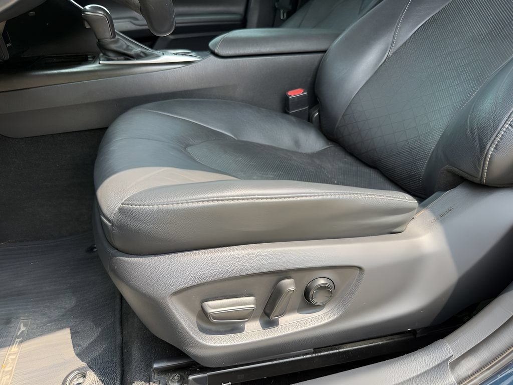 Used 2021 Toyota Camry XSE FWD image 21