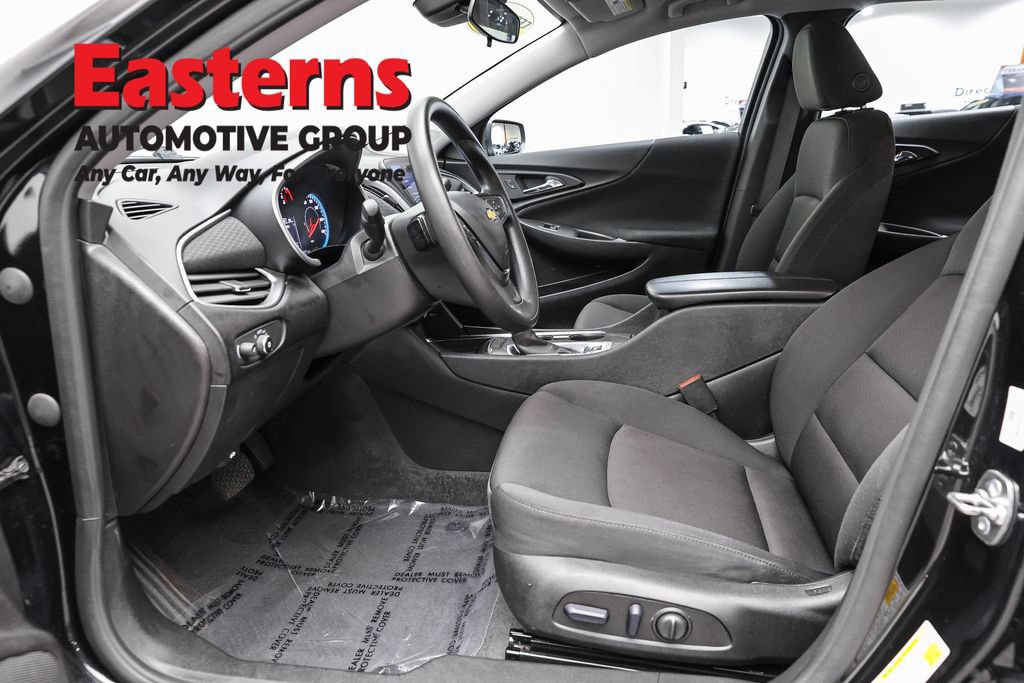 Used 2025 Chevrolet Malibu LT FWD image 15