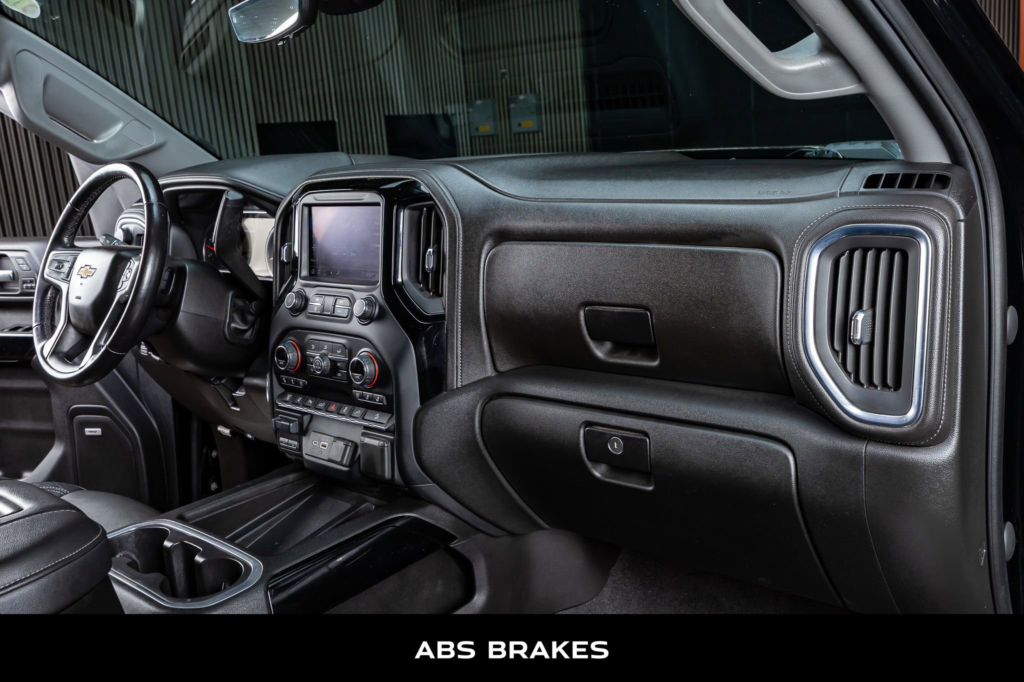 Used 2020 Chevrolet Silverado 2500 LTZ w/ LTZ Premium Package image 14