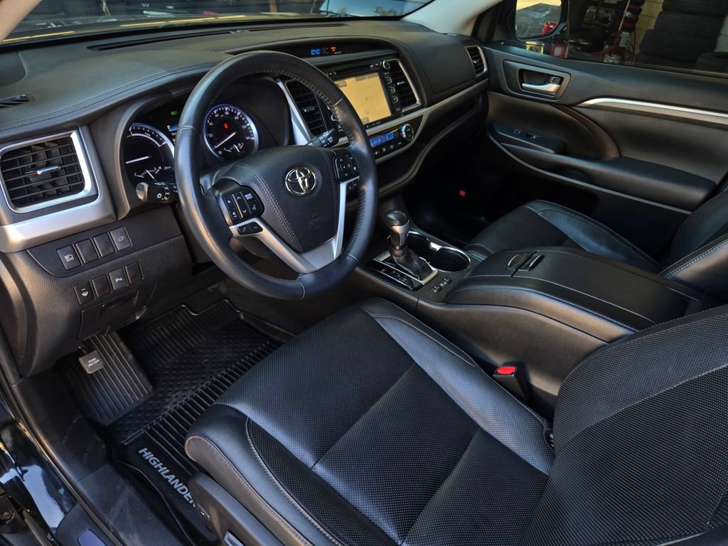 Used 2019 Toyota Highlander Limited AWD/4WD image 10