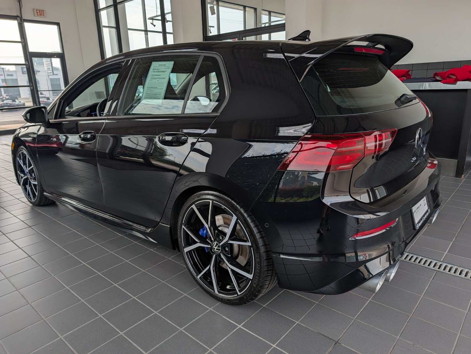 Used 2023 Volkswagen Golf R AWD/4WD image 6