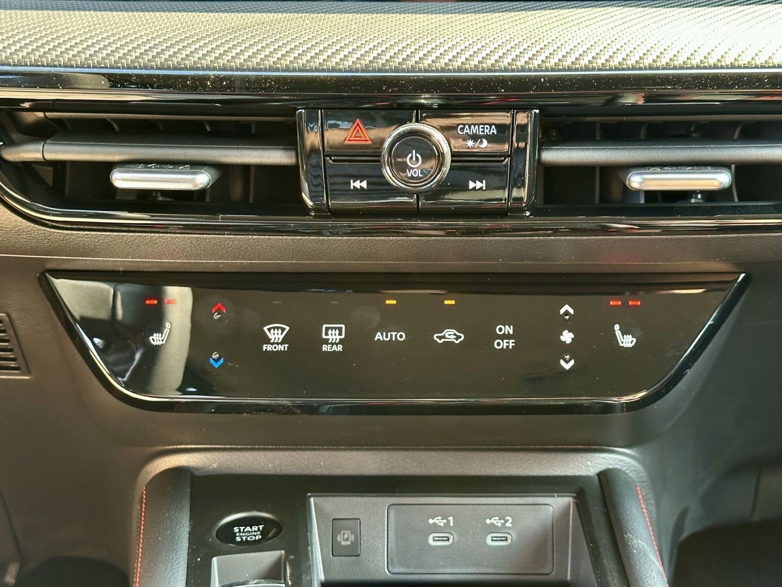 New 2026 Nissan Kicks SR w/ Cold Weather Package image 24