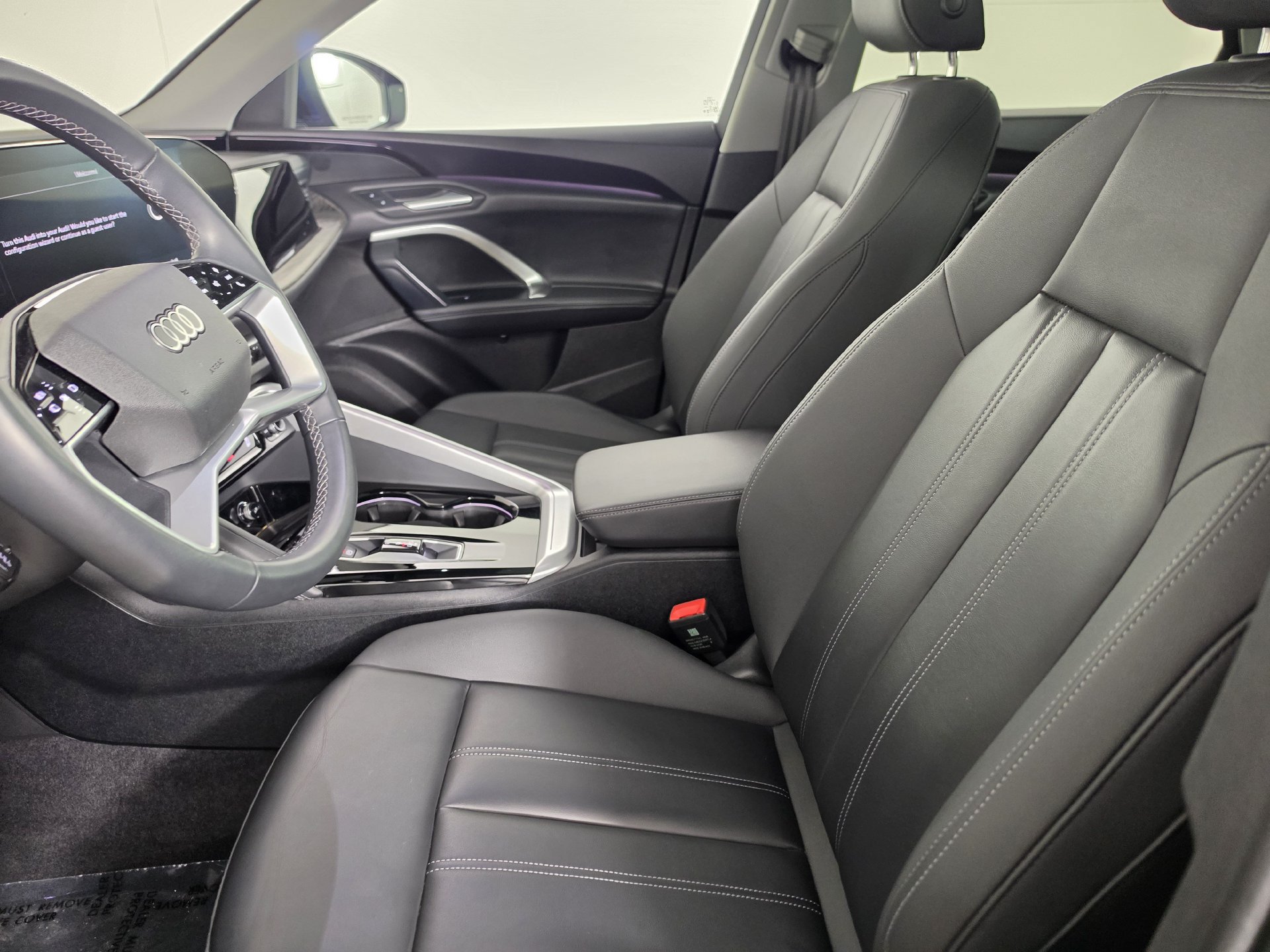 Certified 2025 Audi Q5 Premium w/ Convenience Package AWD/4WD image 3