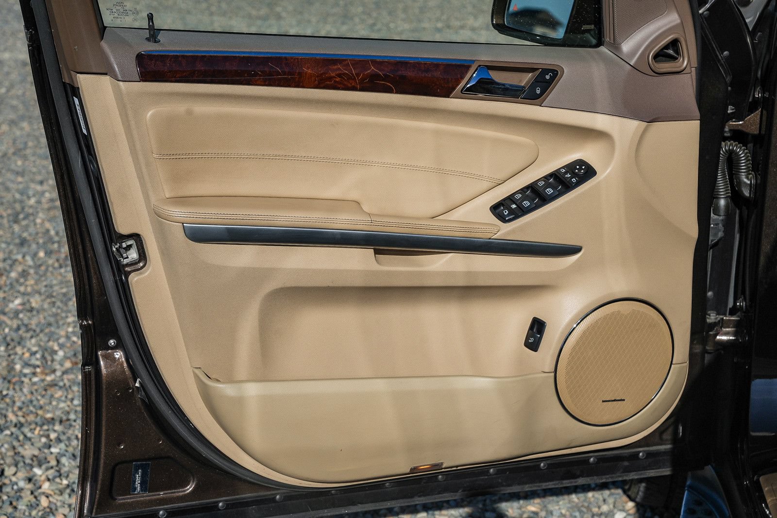 Used 2012 Mercedes-Benz GL 550 4MATIC image 19