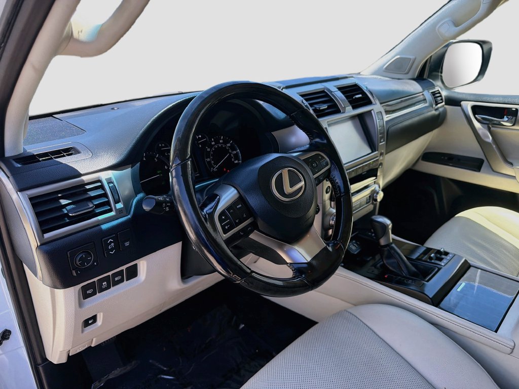 Used 2020 Lexus GX 460 Premium w/ Premium Package AWD/4WD image 9