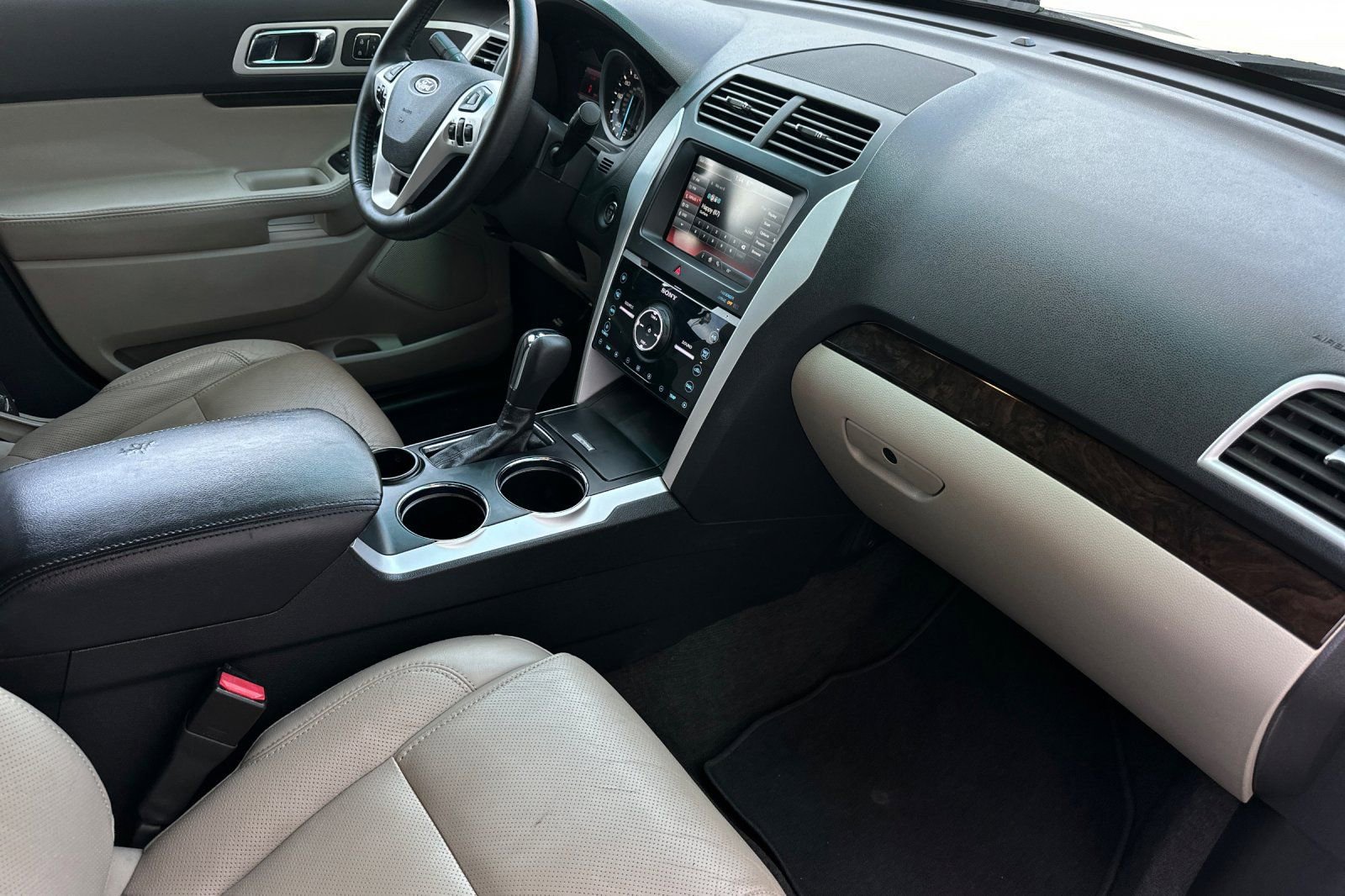 Used 2012 Ford Explorer Limited image 16