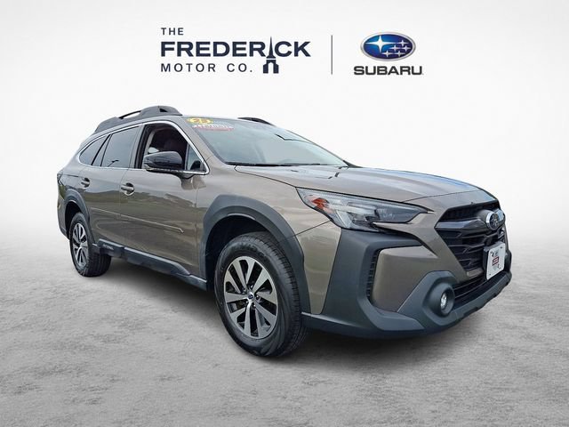 Used 2023 Subaru Outback Premium AWD/4WD image 3