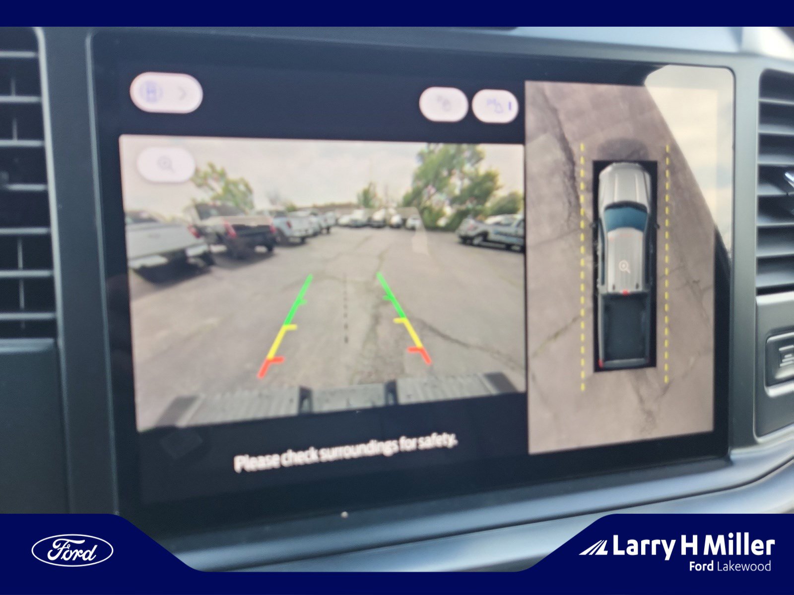 New 2025 Ford F350 Lariat w/ Black Appearance Package image 29