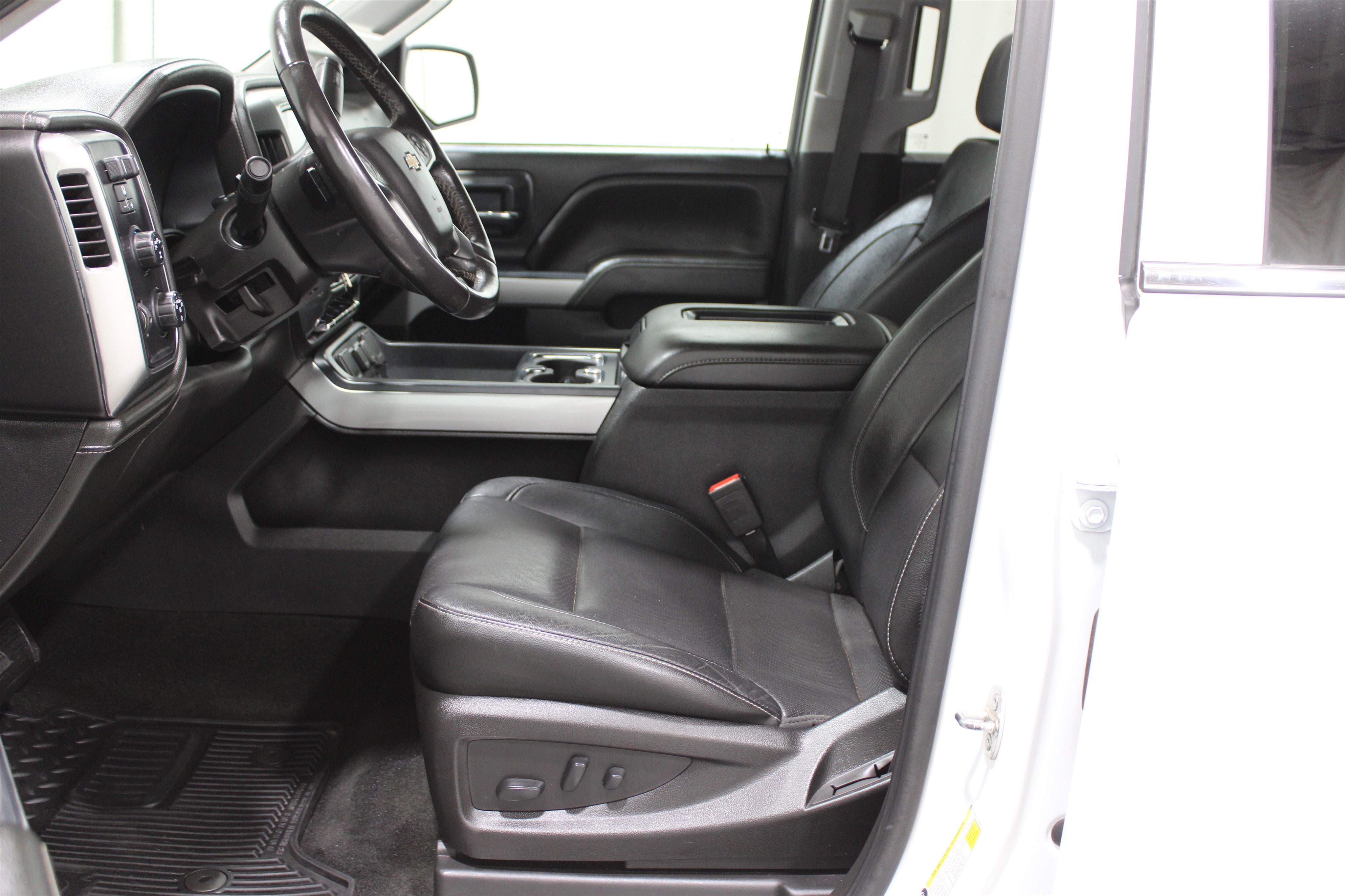 Used 2018 Chevrolet Silverado 1500 LTZ Z71 w/ LTZ Plus Package image 3