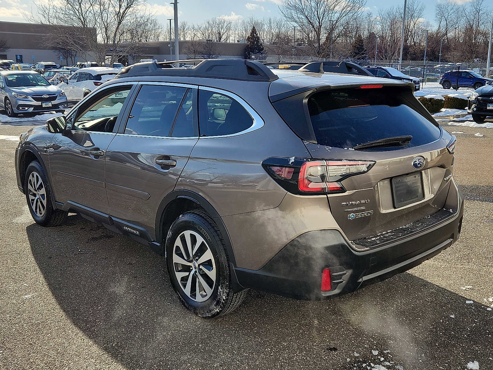 Used 2022 Subaru Outback Premium image 4