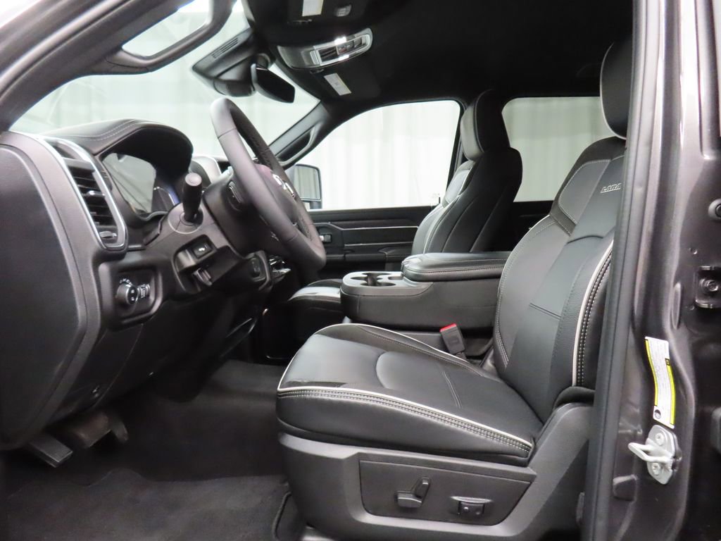 Used 2026 RAM 2500 Laramie AWD/4WD image 12