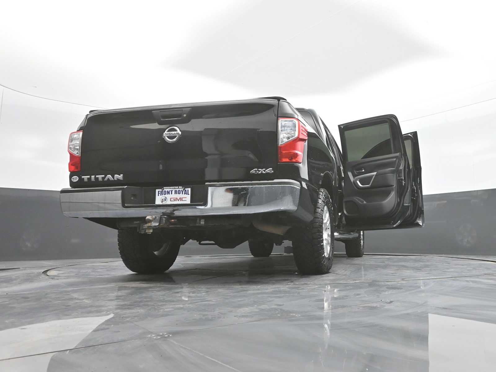 Used 2017 Nissan Titan SV AWD/4WD image 47