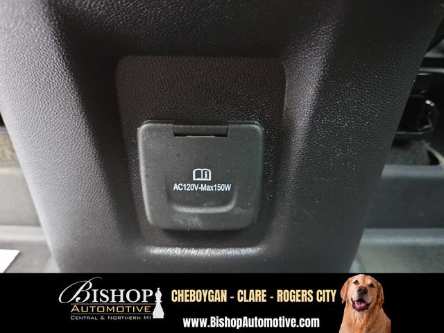 Used 2024 GMC Terrain SLT w/ LPO, Floor Liner Package AWD/4WD image 9