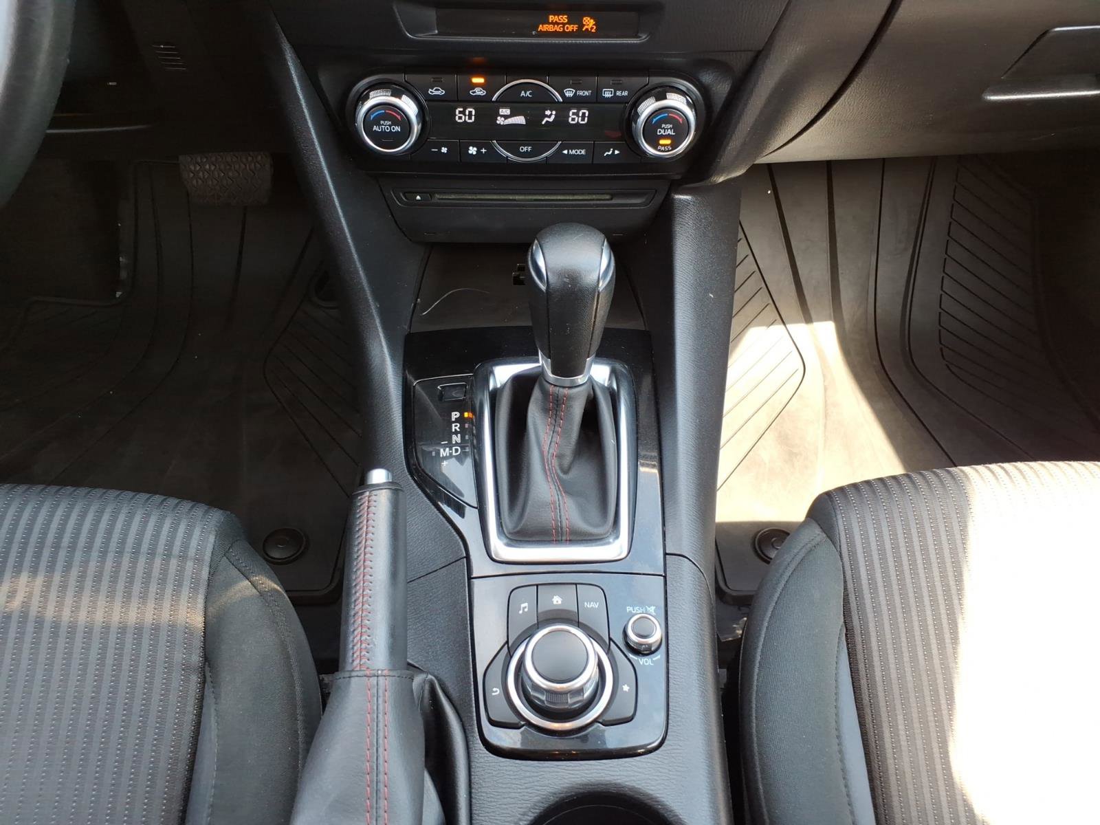 Used 2014 MAZDA MAZDA3 i Touring w/ Technology Package FWD image 17