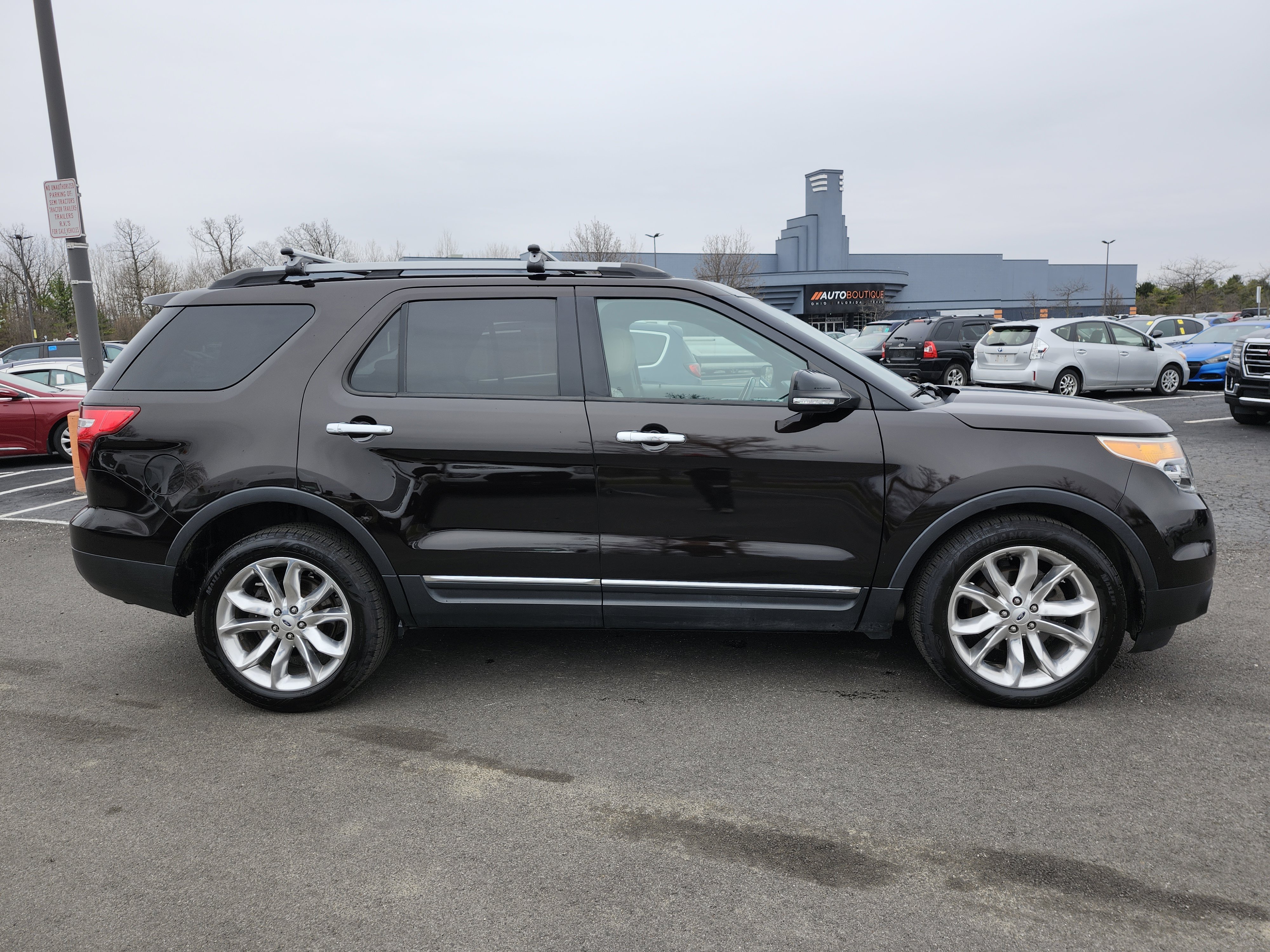 Used 2013 Ford Explorer XLT image 22