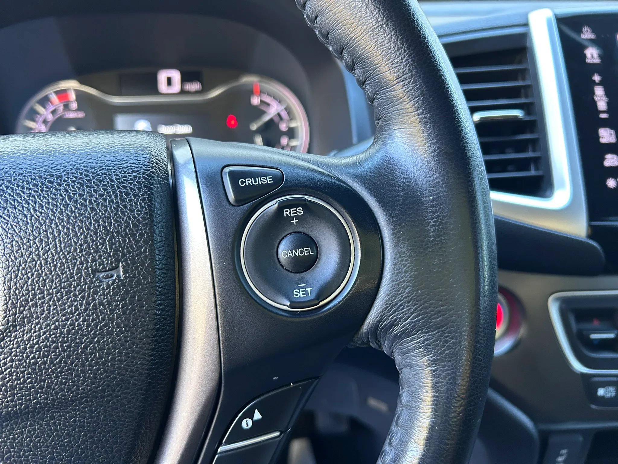 Used 2018 Honda Ridgeline RTL-T image 40