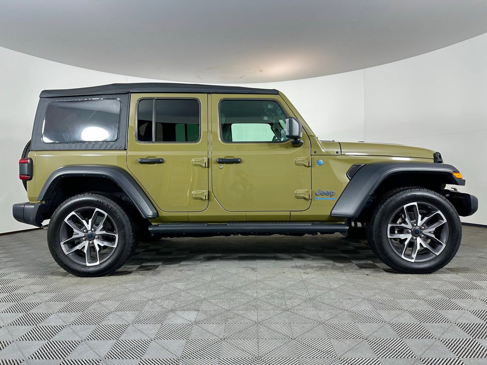 Used 2025 Jeep Wrangler Unlimited Sport S 4xe w/ Convenience Group image 27