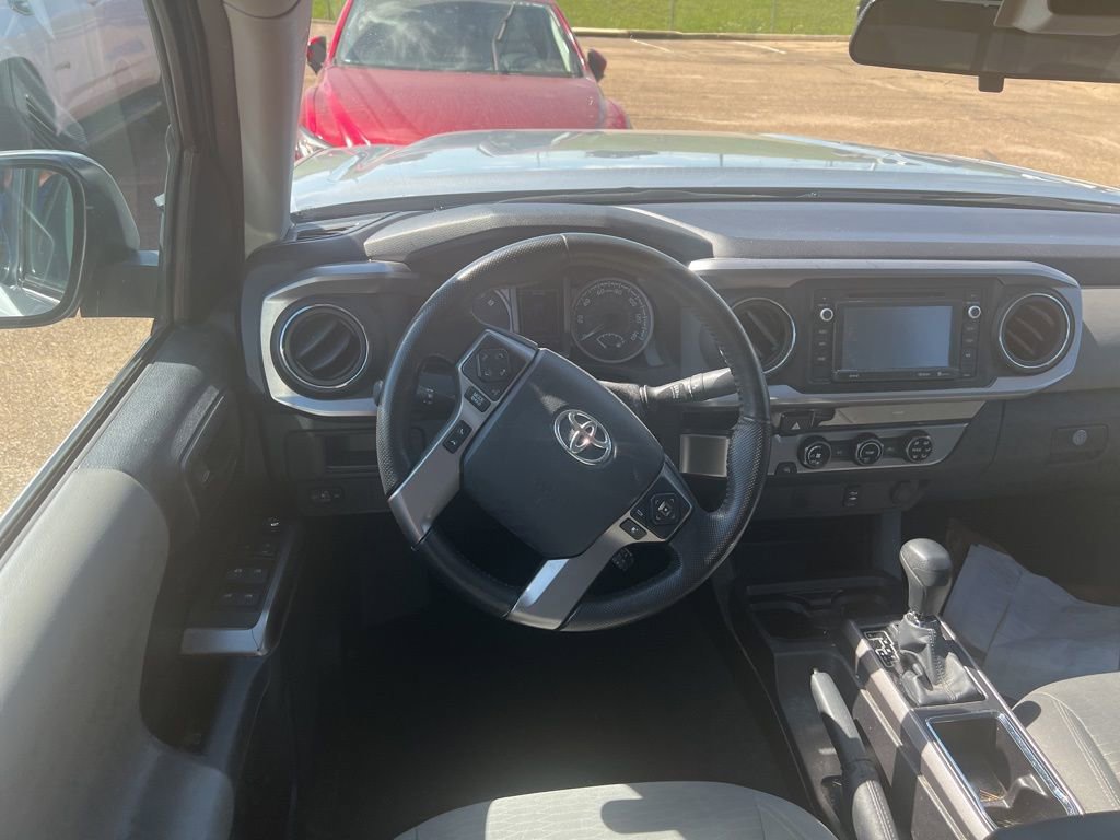 Used 2016 Toyota Tacoma SR5 w/ Towing Package image 14