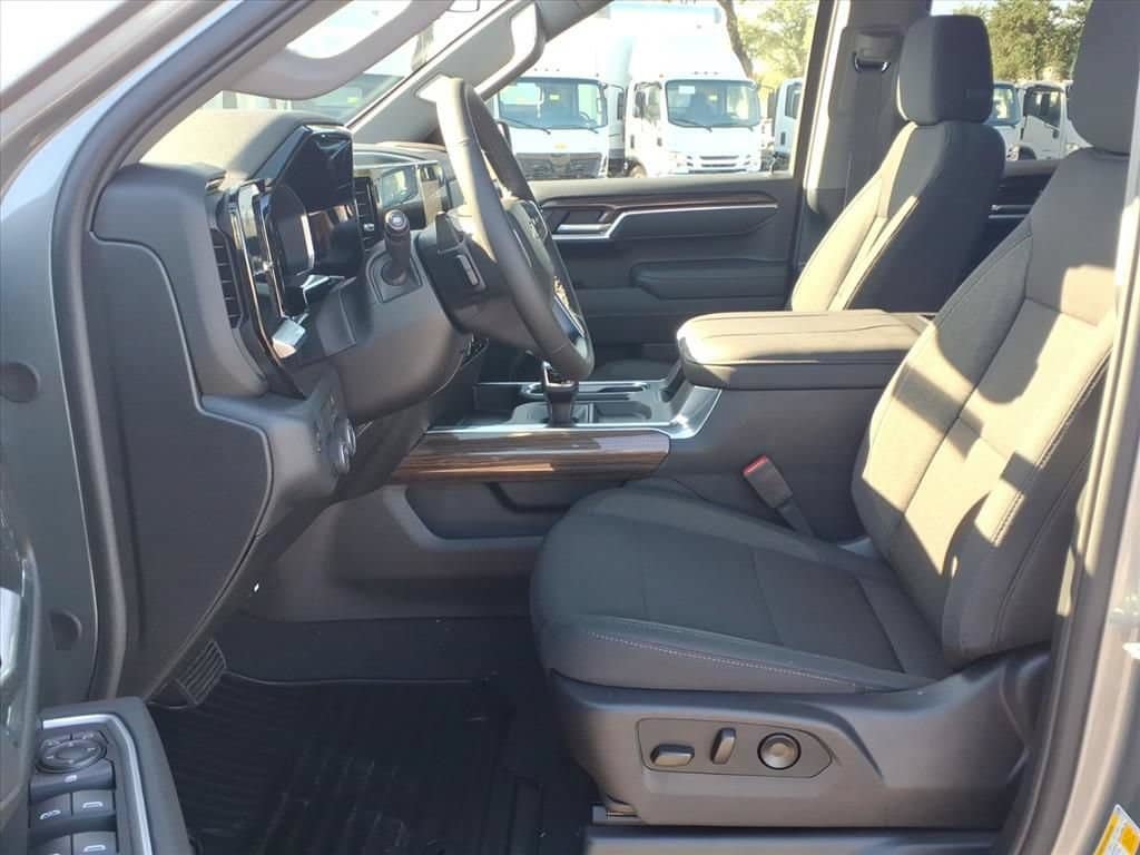 New 2026 Chevrolet Silverado 1500 LT w/ Convenience Package II RWD image 16