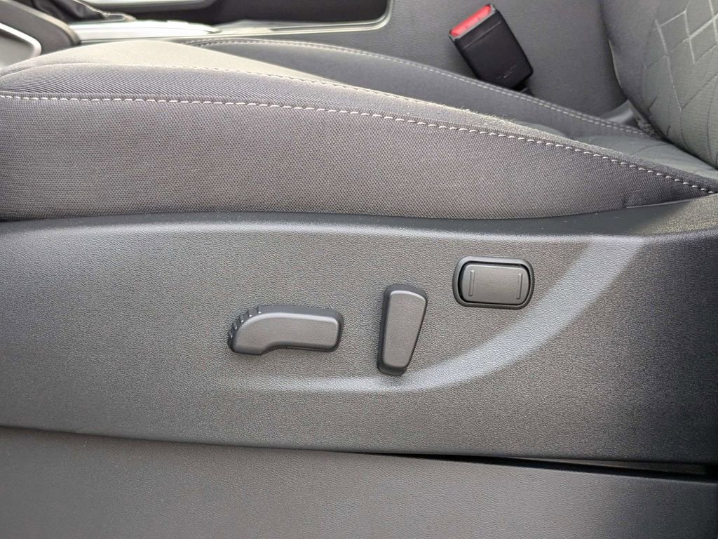 New 2026 Nissan Frontier SV image 6