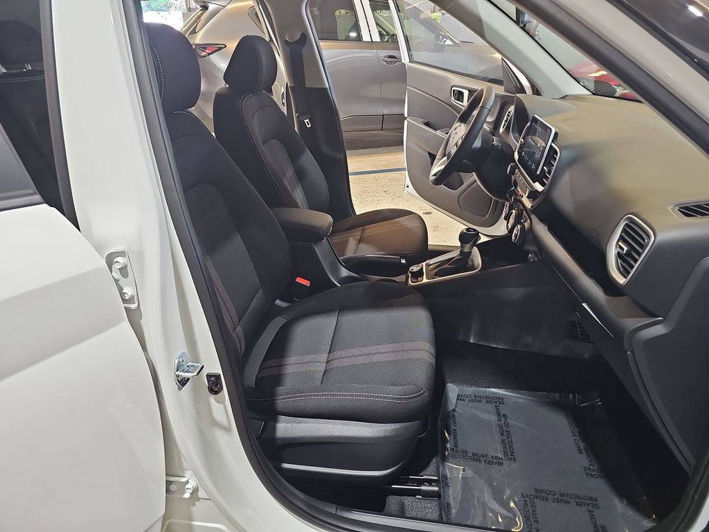New 2026 Hyundai Venue SEL FWD image 10