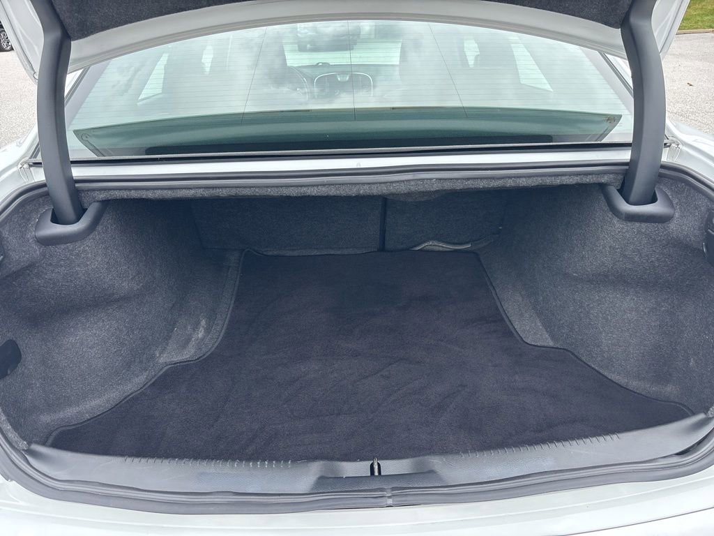Used 2018 Chrysler 300 C w/ Safetytec Plus Group RWD image 6