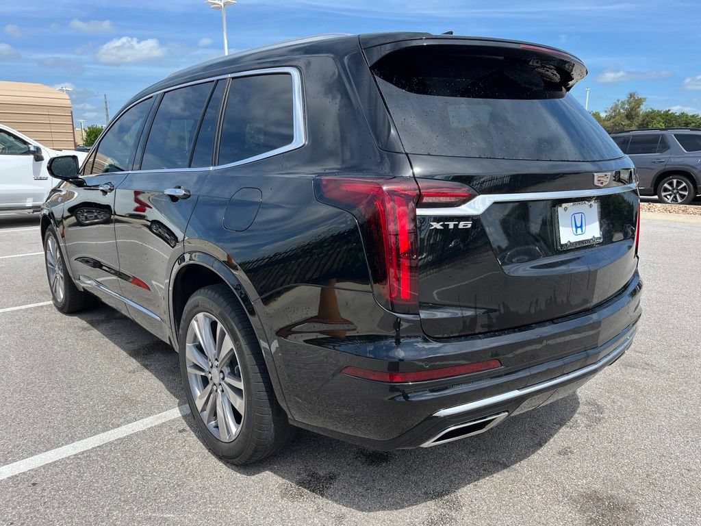Used 2023 Cadillac XT6 Premium Luxury w/ Technology Package FWD image 6
